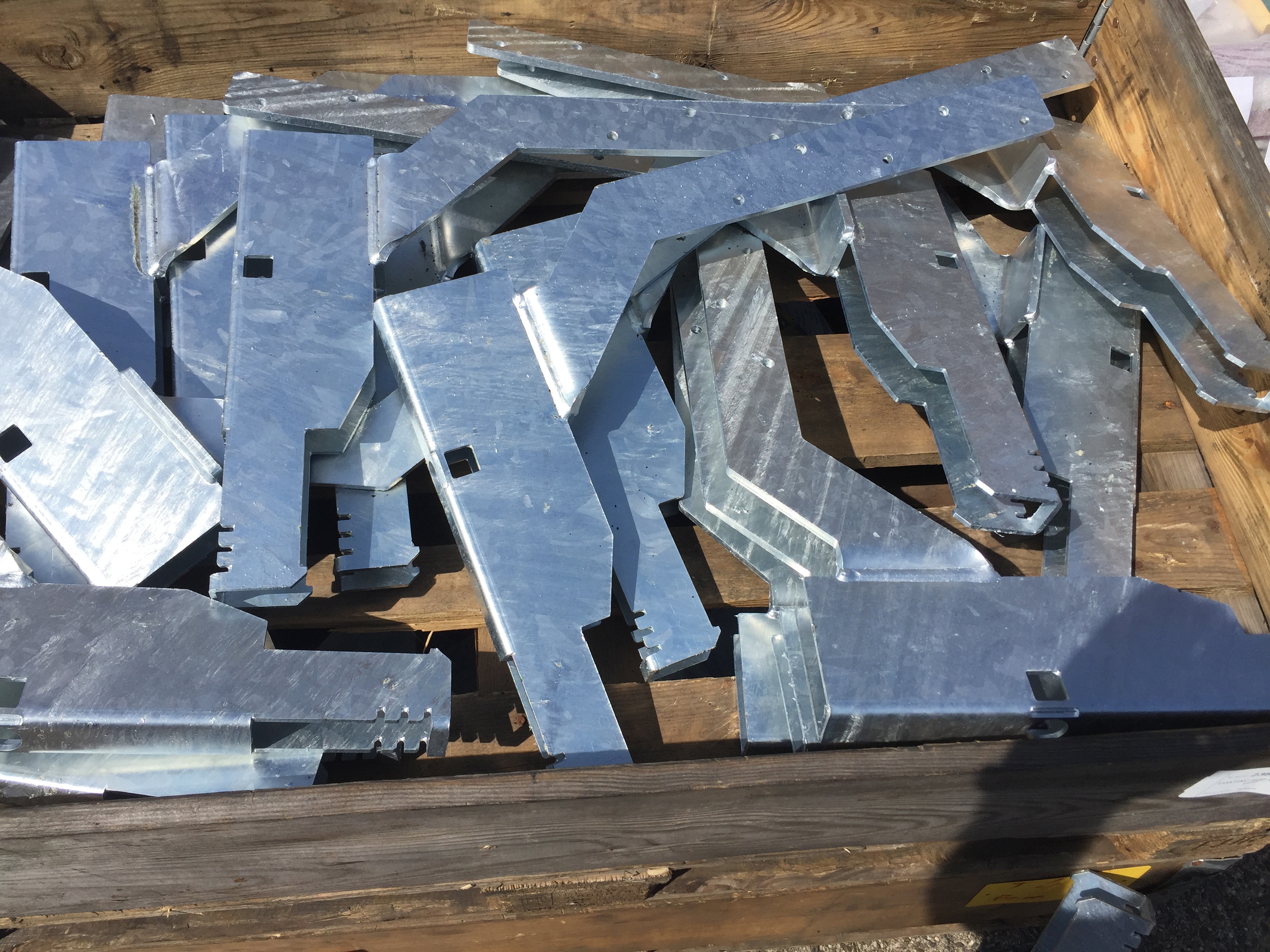 Houtenluifel steunen